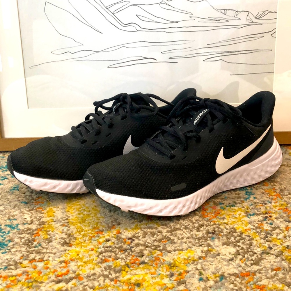 Nike Revolution Sneakers